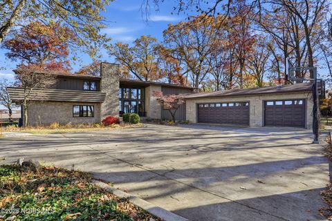 Photo of 16620 Mitchell Road, Bowling Green, OH 43402 (MLS # 10001145)