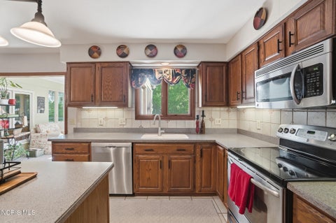 Tiny photo for 7310 Regents Park Boulevard, Toledo, OH 43617 (MLS # 10011571)