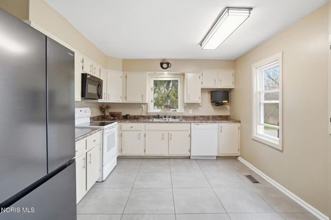 Tiny photo for 1301 Fishlock Avenue, Findlay, OH 45840 (MLS # 10005810)