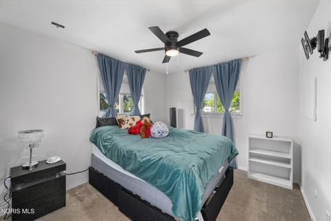 Tiny photo for 820 S Hill Park Drive, Holland, OH 43528 (MLS # 10010497)