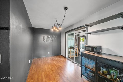 Tiny photo for 820 S Hill Park Drive, Holland, OH 43528 (MLS # 10010497)