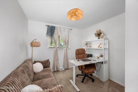 Tiny photo for 820 S Hill Park Drive, Holland, OH 43528 (MLS # 10010497)