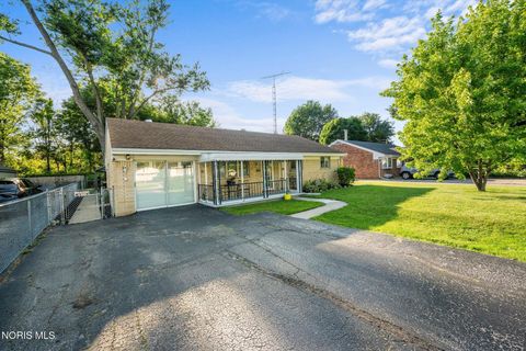 Tiny photo for 820 S Hill Park Drive, Holland, OH 43528 (MLS # 10010497)