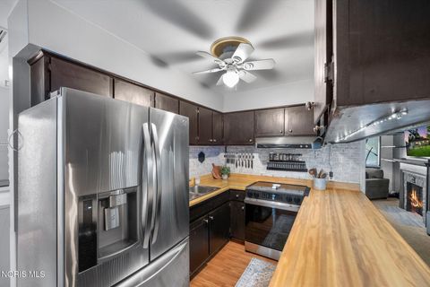 Tiny photo for 820 S Hill Park Drive, Holland, OH 43528 (MLS # 10010497)