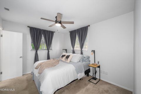 Tiny photo for 820 S Hill Park Drive, Holland, OH 43528 (MLS # 10010497)
