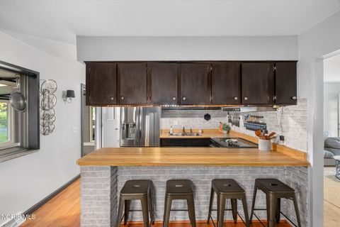 Tiny photo for 820 S Hill Park Drive, Holland, OH 43528 (MLS # 10010497)
