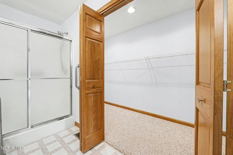 Tiny photo for 2411 Villa Drive, Findlay, OH 45840 (MLS # 10005813)