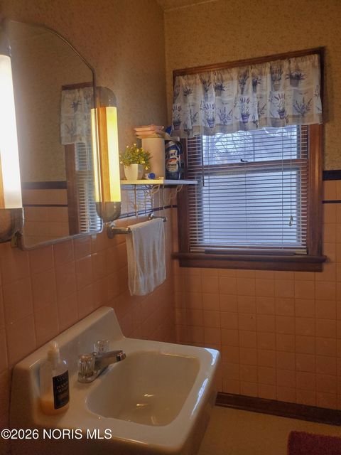 Tiny photo for 534 Clark Street, Toledo, OH 43605 (MLS # 10003209)