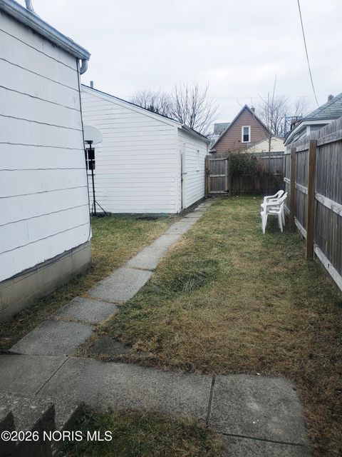 Tiny photo for 534 Clark Street, Toledo, OH 43605 (MLS # 10003209)