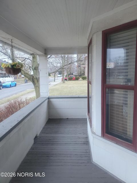 Tiny photo for 534 Clark Street, Toledo, OH 43605 (MLS # 10003209)