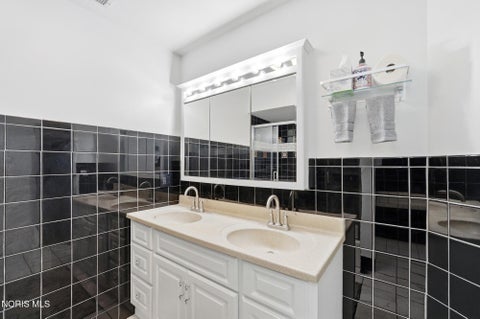 Tiny photo for 15760 Five Point Road, Perrysburg, OH 43551 (MLS # 10014313)