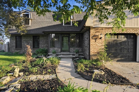 Tiny photo for 15760 Five Point Road, Perrysburg, OH 43551 (MLS # 10014313)