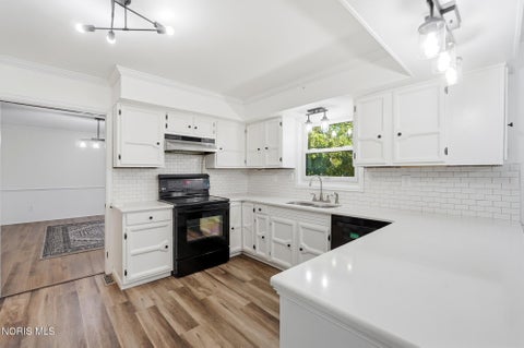 Tiny photo for 15760 Five Point Road, Perrysburg, OH 43551 (MLS # 10014313)