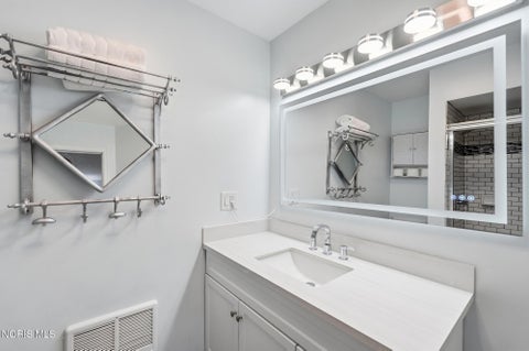 Tiny photo for 15760 Five Point Road, Perrysburg, OH 43551 (MLS # 10014313)