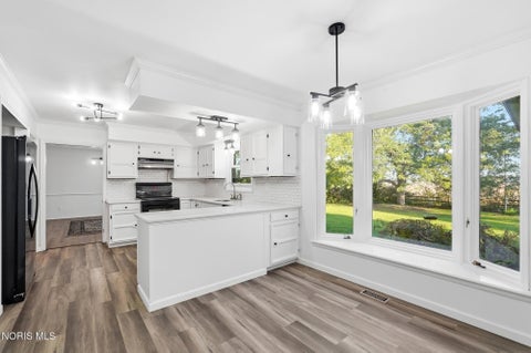 Tiny photo for 15760 Five Point Road, Perrysburg, OH 43551 (MLS # 10014313)