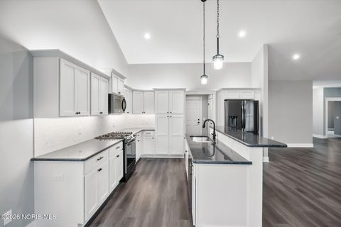 Tiny photo for 3095 E Plaza Boulevard, Northwood, OH 43619 (MLS # 10004084)