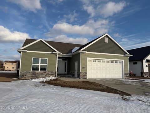 Photo of 3095 E Plaza Boulevard, Northwood, OH 43619 (MLS # 10004084)