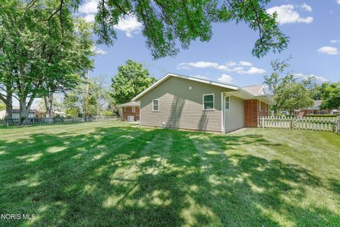 Tiny photo for 1040 Woodside Drive, Findlay, OH 45840 (MLS # 10008429)