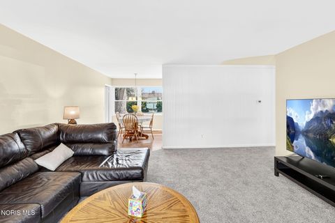 Tiny photo for 3015 Lambert Drive, Toledo, OH 43613 (MLS # 10005426)