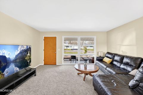 Tiny photo for 3015 Lambert Drive, Toledo, OH 43613 (MLS # 10005426)