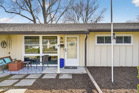 Tiny photo for 3015 Lambert Drive, Toledo, OH 43613 (MLS # 10005426)