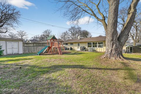 Tiny photo for 3015 Lambert Drive, Toledo, OH 43613 (MLS # 10005426)