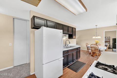 Tiny photo for 3015 Lambert Drive, Toledo, OH 43613 (MLS # 10005426)