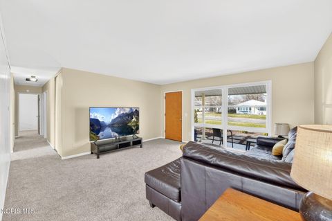 Tiny photo for 3015 Lambert Drive, Toledo, OH 43613 (MLS # 10005426)