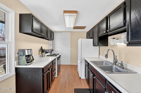 Tiny photo for 3015 Lambert Drive, Toledo, OH 43613 (MLS # 10005426)