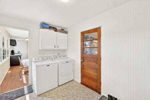 Tiny photo for 3015 Lambert Drive, Toledo, OH 43613 (MLS # 10005426)