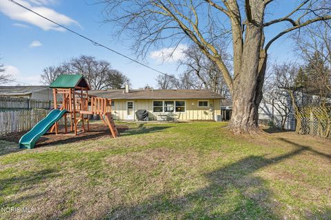 Tiny photo for 3015 Lambert Drive, Toledo, OH 43613 (MLS # 10005426)