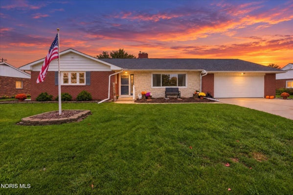 1050 CLAIRMONT AVE, NAPOLEON, OH 43545 - Image 0cf06c8c2fa16b02a5610fc61db127cb/3206040983