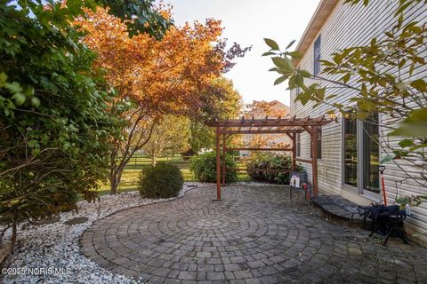 Tiny photo for 7858 Chestnut Ridge, Maumee, OH 43537 (MLS # 10000804)