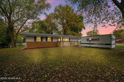 Tiny photo for 2121 Holiday Drive, Swanton, OH 43558 (MLS # 10000598)