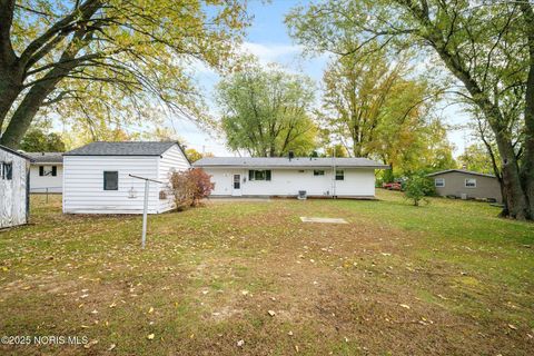 Tiny photo for 2121 Holiday Drive, Swanton, OH 43558 (MLS # 10000598)