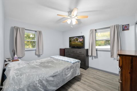 Tiny photo for 2121 Holiday Drive, Swanton, OH 43558 (MLS # 10000598)