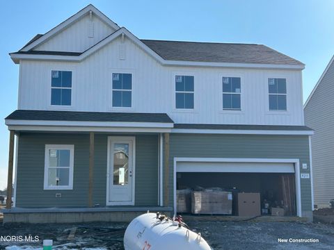 Photo of 923 Darter Drive, Bowling Green, OH 43402 (MLS # 10004459)