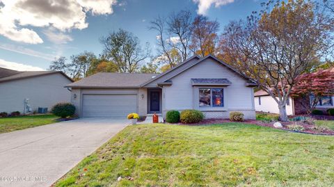 Photo of 104 Briarwood Circle, Fremont, OH 43420 (MLS # 10000809) Photo of 104 Briarwood Circle, Fremont, OH 43420 (MLS # 10000809)