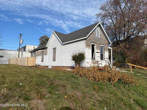 Photo of 910 Tecumseh Street, Toledo, OH 43607 (MLS # 10001425)