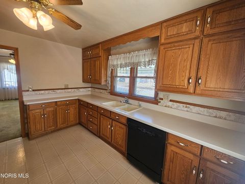 Tiny photo for 655 Clinton Court, Findlay, OH 45840 (MLS # 10004655)