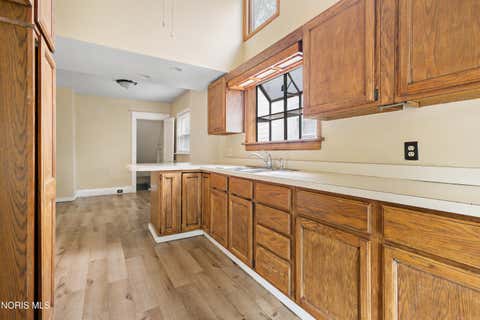 Tiny photo for 3901 Burton Avenue, Toledo, OH 43612 (MLS # 10011560)