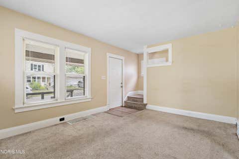 Tiny photo for 3901 Burton Avenue, Toledo, OH 43612 (MLS # 10011560)