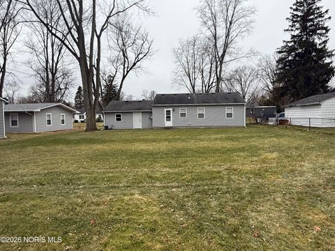 Photo of 5646 Acres Road, Sylvania, OH 43560 (MLS # 10002952)