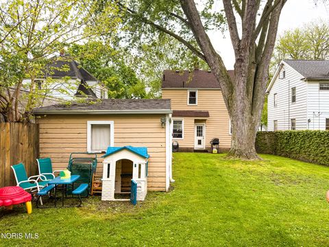 Tiny photo for 3243 Northwood Avenue, Toledo, OH 43606 (MLS # 10007188)