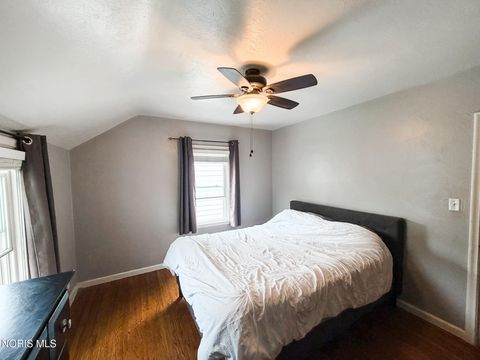 Tiny photo for 3243 Northwood Avenue, Toledo, OH 43606 (MLS # 10007188)