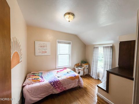 Tiny photo for 3243 Northwood Avenue, Toledo, OH 43606 (MLS # 10007188)