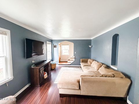Tiny photo for 3243 Northwood Avenue, Toledo, OH 43606 (MLS # 10007188)