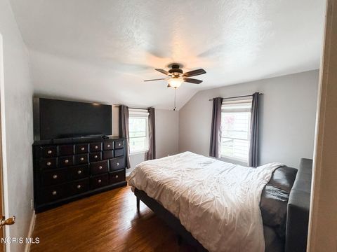 Tiny photo for 3243 Northwood Avenue, Toledo, OH 43606 (MLS # 10007188)