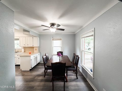 Tiny photo for 3243 Northwood Avenue, Toledo, OH 43606 (MLS # 10007188)