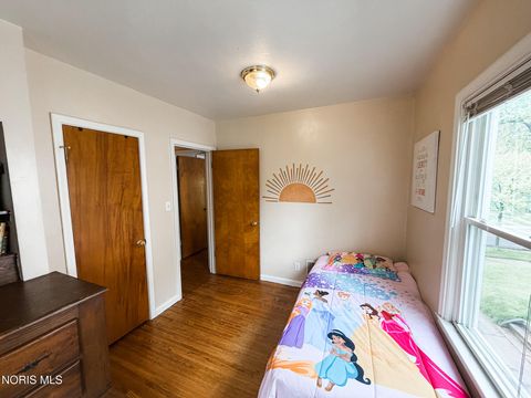 Tiny photo for 3243 Northwood Avenue, Toledo, OH 43606 (MLS # 10007188)